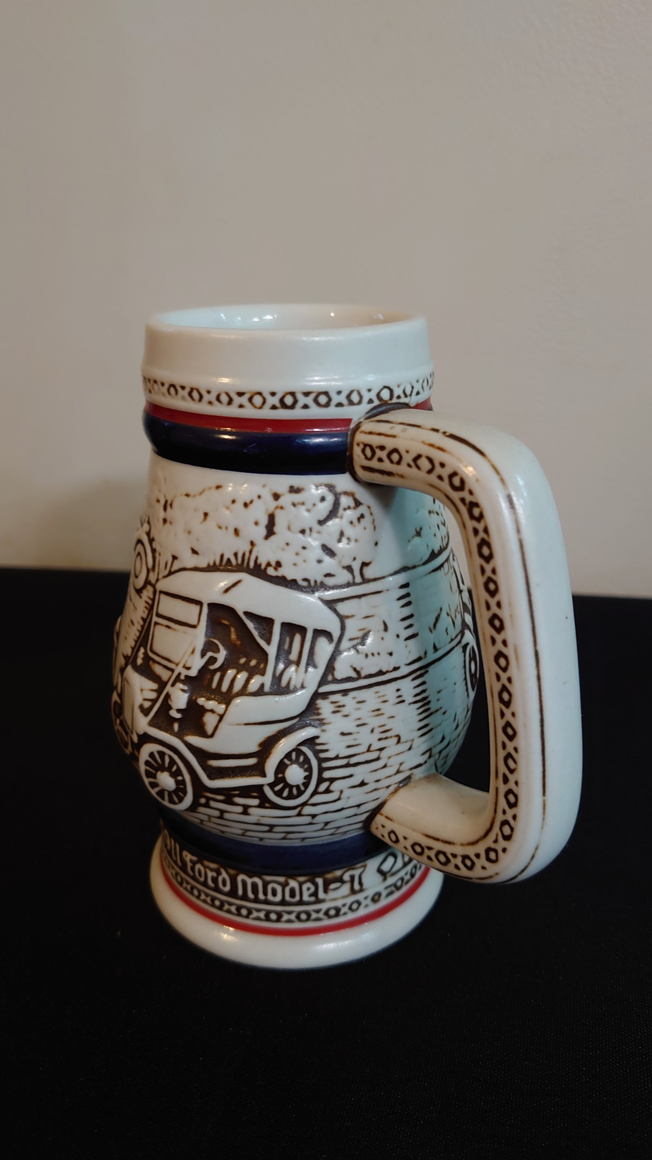 1982 Avon Beer Stein 1910 Stanley Steamer 1911 Ford Model popular T 1927 Mini.